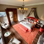 Chateau D'urspelt Hotel 4*