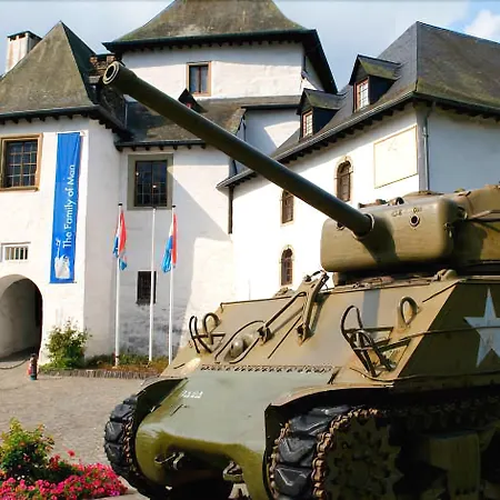 Chateau D'urspelt מלון 4*