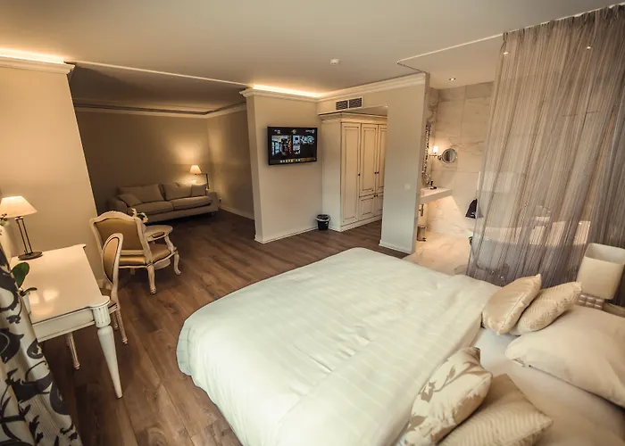 Chateau D'urspelt Hotell 4*