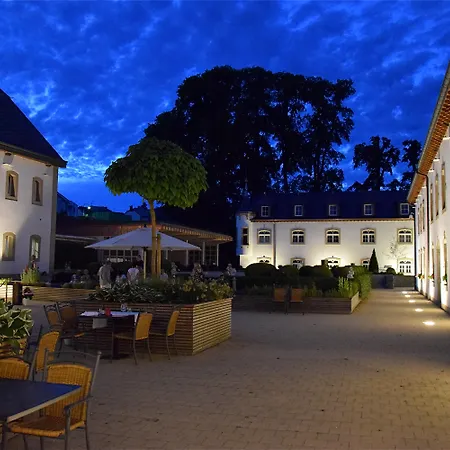 Chateau D'urspelt Szálloda Urspelt